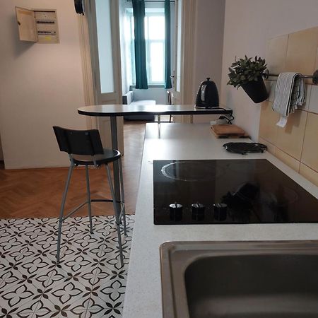 Apartment Mariacki Tower Краків Екстер'єр фото