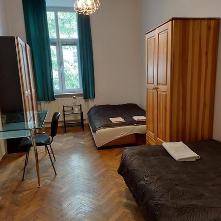 Apartment Mariacki Tower Краків Екстер'єр фото