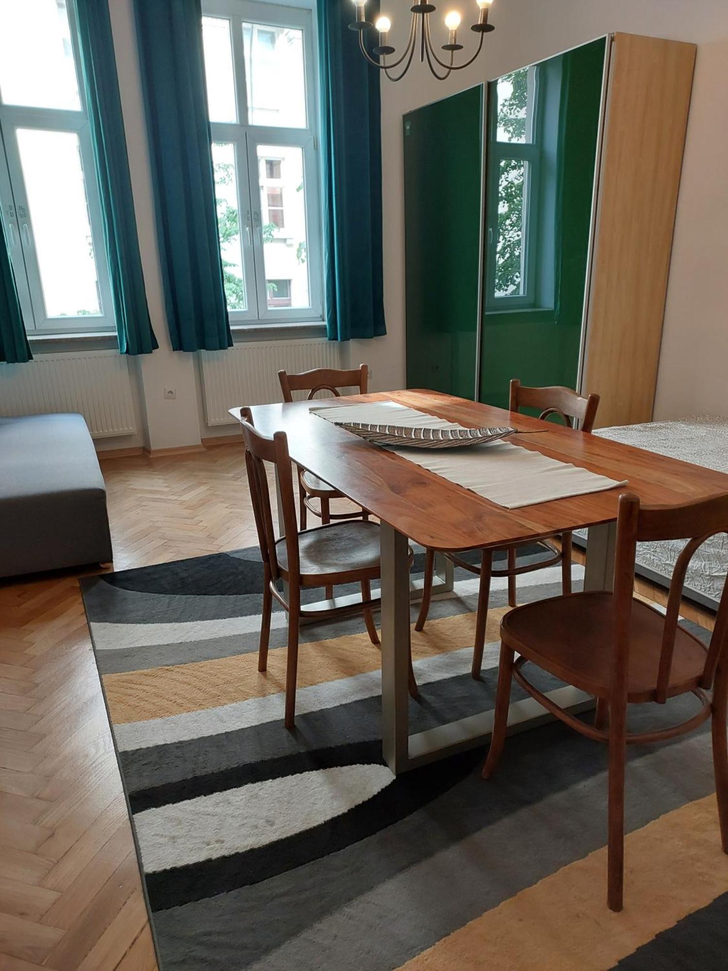 Apartment Mariacki Tower Краків Екстер'єр фото